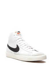 Nike blazer vintage white black