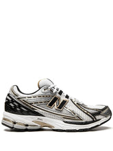 New Balancee 1906R Metallic Silver Gold 560