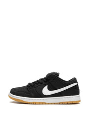 Nikee sb dunk low black gum