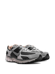nikee zoom vomero 5 dark smoke grey vachetta