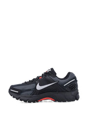 NIKE ZOOM VOMERO 5 BLACK METALLIC UNIVERSITY RED