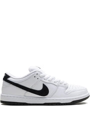 nikee dunk low white black
