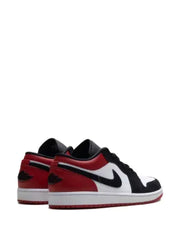.NIK AIR JORDAN RETRO 1 LOW BLACK TOE