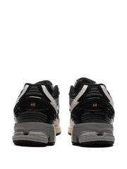 New Balancee 1906 Utility Black Sea Salt Magnet