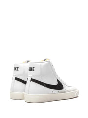 Nike blazer vintage white black