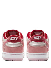 NIK SB DUNK LOW STRANGE LOVE - 4