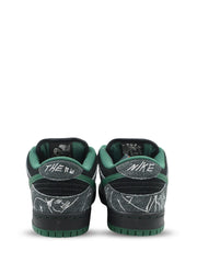 Nikee SB Dunk Low There Skateboard