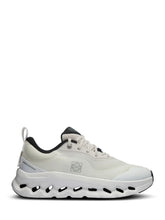 On cloud tint loewe sand white