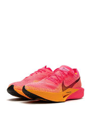 Nike zoom vaporfly next %3 hyper pink