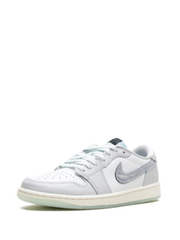 Nik-e aj retro 1 year of snake