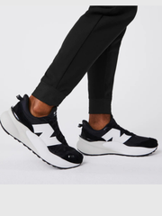 NEW BALANCE FIGS 3447 BLACK WHITE