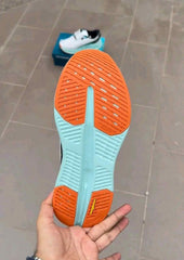 Skecherrss MAX Cushioning Glide-Step - A Slip-ins in WhiteMulti