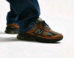 New balancee 2010 Pecan Castlerock 587