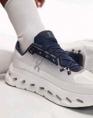 ON Cloud tilt all day trainers in navy