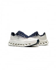 ON Cloud tilt all day trainers in navy