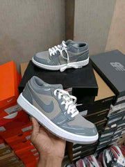 Air Jordan 1 Low SE Medium Grey Cool Grey White 468