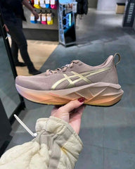 Asicss NovaBlast 5 Luxe Taupe Grey 1155