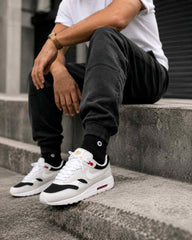 Nikee Airmax 1 Platinum White Black Red