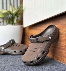 Crocss Yukon Vista Deep Brown Clogs