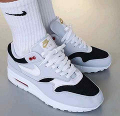 NIKE_AIRMAX_1_PLATINUM_WHITE_BLACK_RED