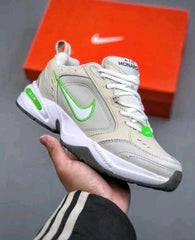 Nikee Air Monarch IV Light Bone