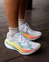 UNDERR ARMOUR LI-RUNNING SHOES 646
