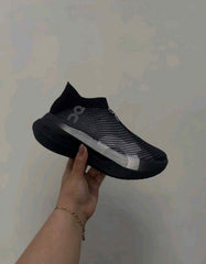 ON CLOUDBOOM STRIKE LS BLACK GREY