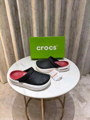 Croccss InMotion Clogs Black Red