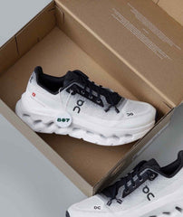 ON CLOUD Running TILT 2 0 BLACK IVORY