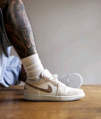 Nikke air jordan 1 low se legend light brown