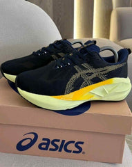 Asicss novablast 5 running 609