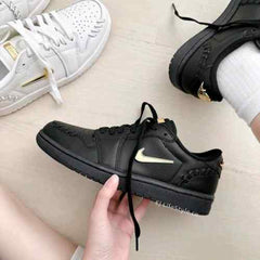 Nikee Air Jordan Retro 1 Make Black Metallic Gold 135