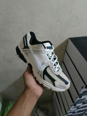 Nikee Air Zoom Vomero 5 Supersonic 2562