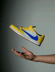 NIKkEE AIR JORDAN RETRO 1 LOW TRAVIS SCOTT CANARY