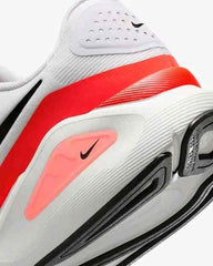 Nikkee Running zoom Structure 26 trainers White orange