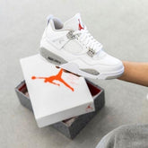 Nike_Air_Jordan_Retro_4_Oreo_Semi_Ua