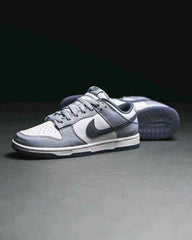 nikee SB Dunk Low Light Carbon