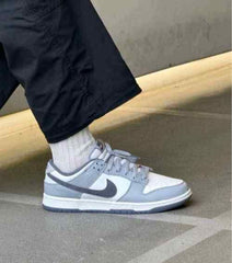 nikee SB Dunk Low Light Carbon