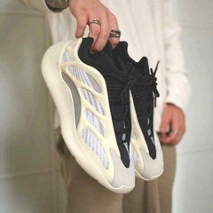 Adidaass. Yeezy 700 V3 Azael