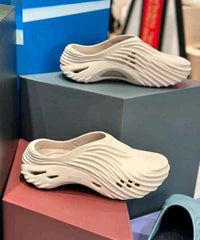 CrocsS Echo Wave Clogs Cream