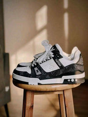 Louiss Vuittonn LV Trainer White Black