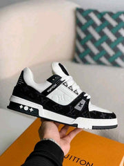 Louiss Vuittonn LV Trainer White Black