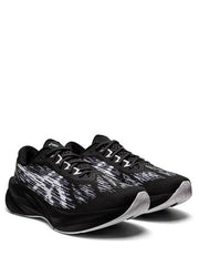 asicss novablast 3 BLACK WHITE