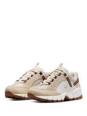 Nikee air humara lx jacquemus white
