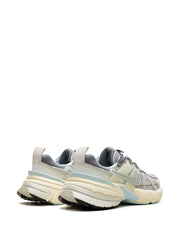 NIKE V2K LIGHT BONE METALLIC PLATINUM