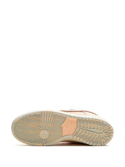 Nikee SB Dunk Low Pro Crimson Tint Amber Brown