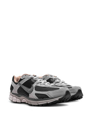 Nikee_zoom_vomero_5_dark_smoke_grey_vachetta