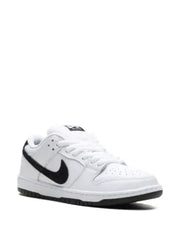 nikee dunk low white black