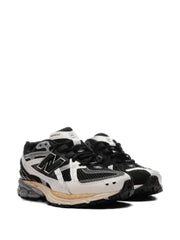 New Balancee 1906 Utility Black Sea Salt Magnet