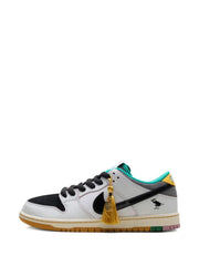 NIK.E sb dunk low pro x csef white and black - 3